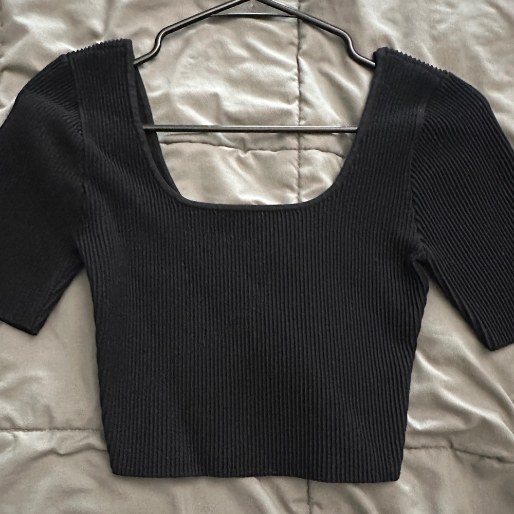 Aritzia sculpt knit sleeve crop
